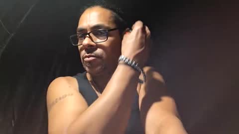 carloslove1972 online show from May 7, 8:20 am