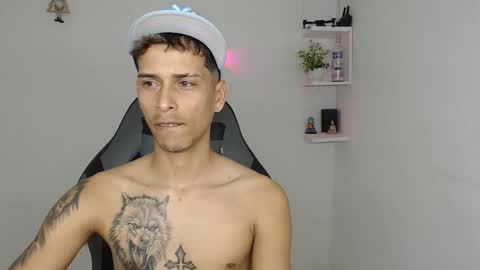 carlossmi01 online show from February 7, 4:27 am