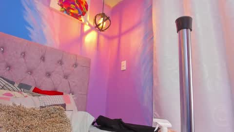 Snapshot of carlota_swan chatting on January 9, 8:22 pm carlota online show from January 9, 8:22 pm