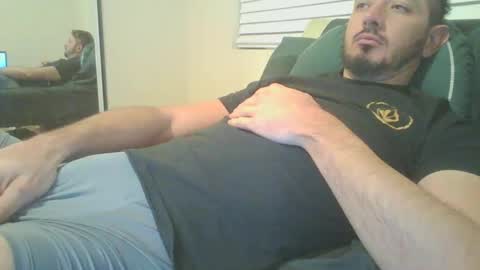 Snapshot of carloxxx24 chatting on January 6, 3:53 am DBX online show from January 6, 3:53 am