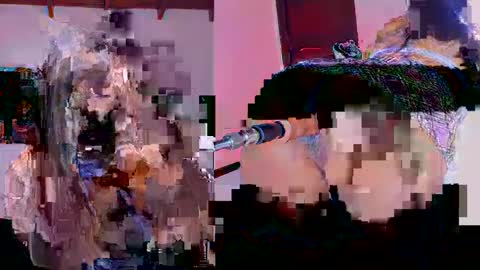 Snapshot of carly__candy chatting on October 6, 9:23 pm Im Carly its my new account dont forget follow me online show from October 6, 9:23 pm