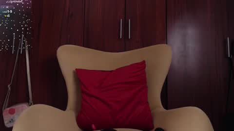 Snapshot of carly_grasso chatting on February 25, 2:22 pm carly grasso  online show from February 25, 2:22 pm