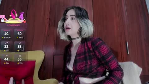 Snapshot of carly_grasso chatting on October 17, 7:49 pm carly grasso  online show from October 17, 7:49 pm