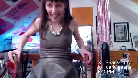 Snapshot of carlypearls chatting on February 13, 6:31 am Carly Pearls online show from February 13, 6:31 am