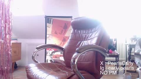 Snapshot of carlypearls chatting on March 19, 6:50 am Carly Pearls online show from March 19, 6:50 am