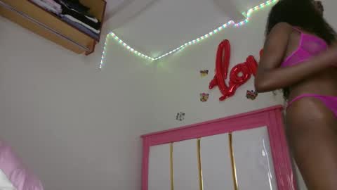 Snapshot of carlysinx chatting on February 26, 1:54 pm CarlyIndependent Model online show from February 26, 1:54 pm