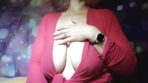 Snapshot of carlysmiles chatting on October 8, 10:13 am Carly Smiles online show from October 8, 10:13 am