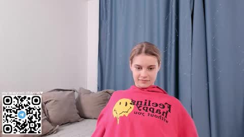 Snapshot of carmellasavina chatting on March 25, 5:52 pm Alice online show from March 25, 5:52 pm