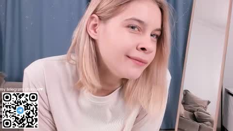 Snapshot of carmellasavina chatting on March 26, 6:46 pm Alice online show from March 26, 6:46 pm