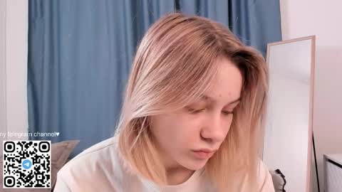 Snapshot of carmellasavina chatting on March 27, 5:45 pm Alice online show from March 27, 5:45 pm