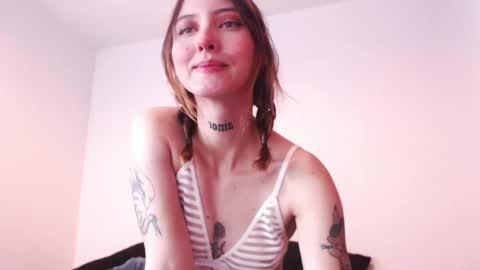 Snapshot of carmennrusso chatting on February 13, 5:33 pm carmennrusso online show from February 13, 5:33 pm