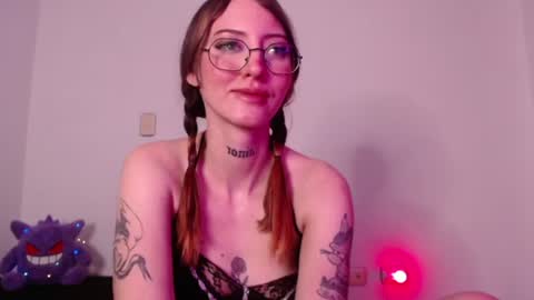 Snapshot of carmennrusso chatting on December 16, 4:50 am carmennrusso online show from December 16, 4:50 am