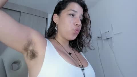 carmesix__ online show from May 17, 1:40 pm