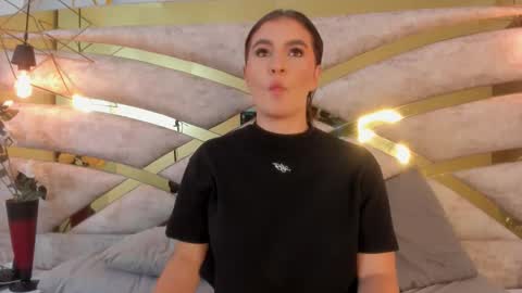 caro_giraldo_ online show from October 21, 11:44 am