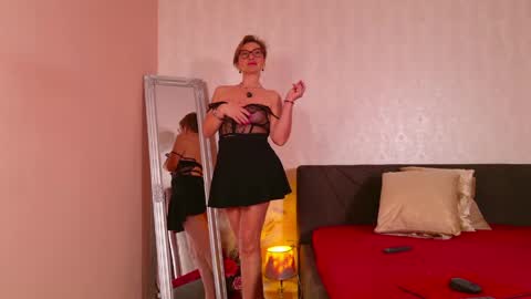 CaroJhones online show from May 6, 4:52 am