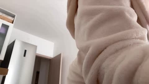 carol_may_ online show from May 17, 6:33 am