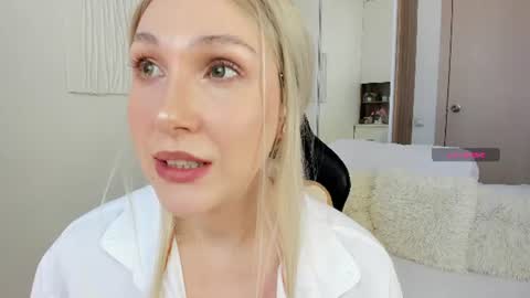 Snapshot of carol_may_ chatting on July 24, 12:14 pm carol_may_ online show from July 24, 12:14 pm