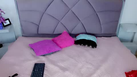 Carolaine01 online show from October 29, 8:32 pm