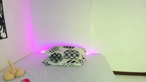 Snapshot of carolina_baire chatting on March 12, 12:11 pm carolina baire online show from March 12, 12:11 pm