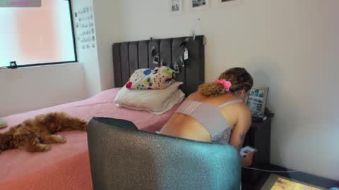 carolina_zaens online show from October 8, 6:49 pm