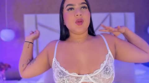 carolinaa_suarez online show from September 18, 12:29 pm