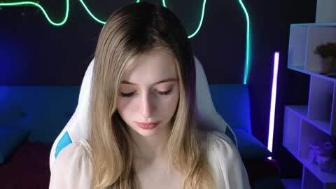 Carolina online show from December 8, 4:04 am