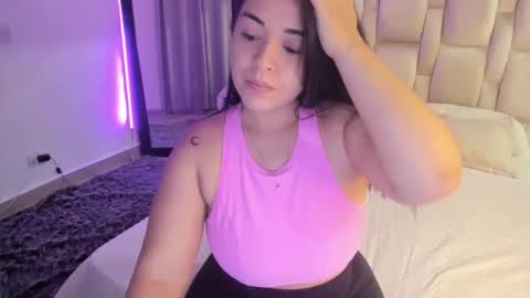 Snapshot of carolinafox_ chatting on January 30, 4:58 am caroline online show from January 30, 4:58 am