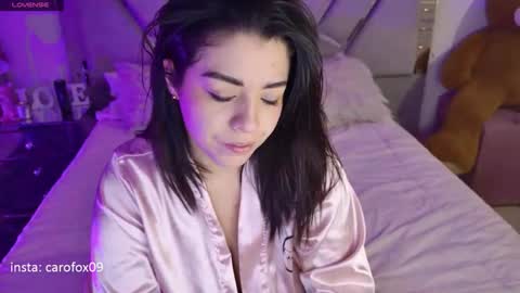 caroline online show from May 7, 12:05 am