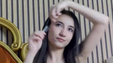 Snapshot of carolinahart chatting on April 4, 8:12 am carolinahart online show from April 4, 8:12 am