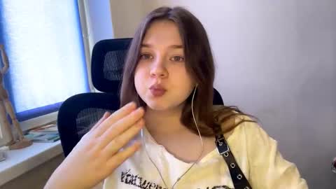 carolindueno online show from March 5, 9:27 am