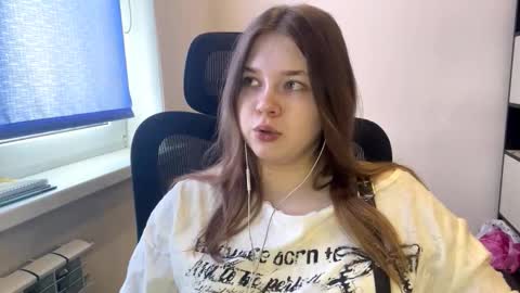 carolindueno online show from March 20, 8:19 am