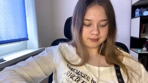 carolindueno online show from March 25, 7:47 am