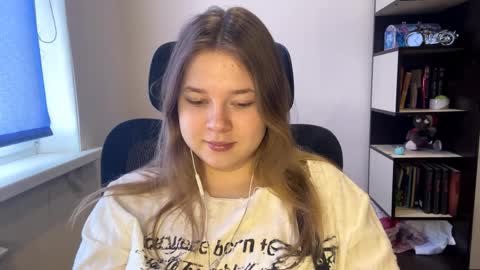 carolindueno online show from April 1, 7:53 am