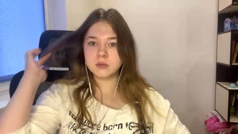 carolindueno online show from April 3, 3:04 am