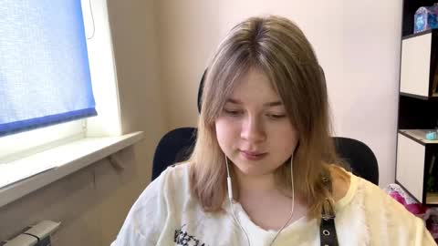 carolindueno online show from April 9, 7:47 am