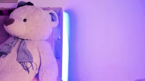 caroline 3 online show from October 1, 3:23 am