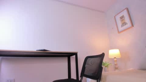  Caroline  online show from May 11, 11:27 am