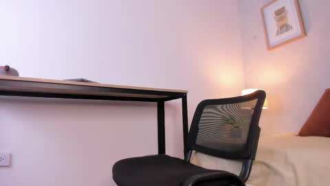  Caroline  online show from May 14, 11:39 am