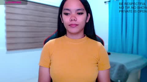 caroline_east online show from December 14, 7:46 pm