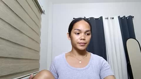 caroline_east online show from February 23, 4:15 pm