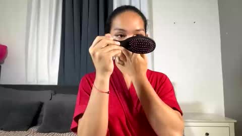 caroline_east online show from March 29, 3:01 pm