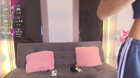 caroline_foster1 online show from June 19, 12:09 pm