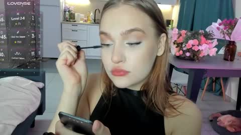 Caro online show from December 8, 2:39 am