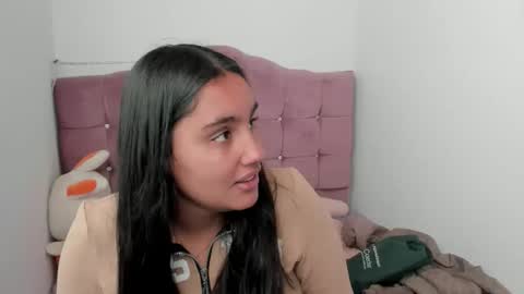 caroline_rodriguez_9 online show from October 16, 7:15 pm