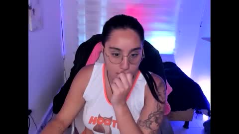 caroline_rodriguez_9 online show from February 17, 6:58 pm