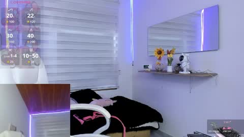 caroline_rodriguez_9 online show from May 6, 7:08 pm