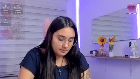 caroline_rodriguez_9 online show from May 14, 8:48 pm