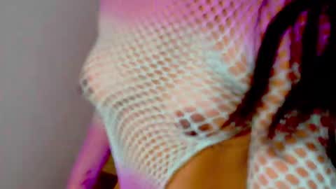 CAROLINES SMITH online show from March 9, 12:53 pm