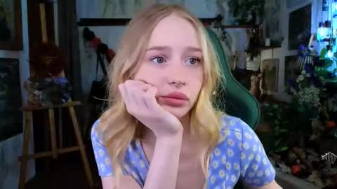 Caroline online show from November 15, 11:29 am