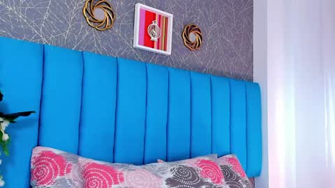 Snapshot of carolineegarcia chatting on January 6, 1:41 pm CarolineeGarcia online show from January 6, 1:41 pm